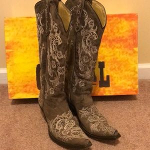 Corral boots